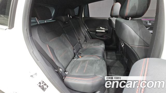 Mercedes-Benz GLA-Class 2024 — photo 17