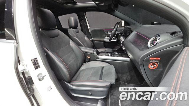 Mercedes-Benz GLA-Class 2024 — photo 18