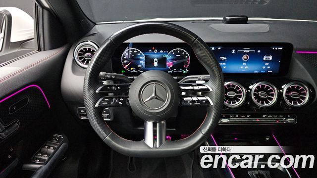 Mercedes-Benz GLA-Class 2024 — photo 19