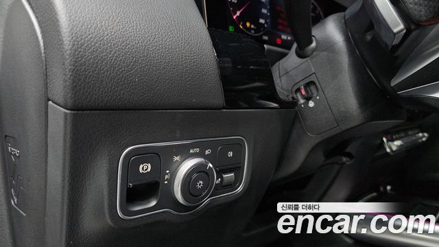 Mercedes-Benz GLA-Class 2024 — photo 24