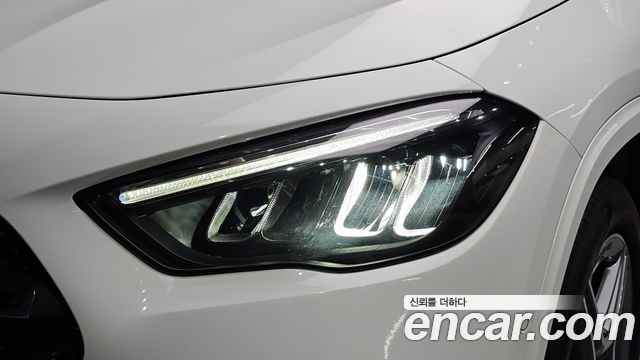 Mercedes-Benz GLA-Class 2024 — photo 8