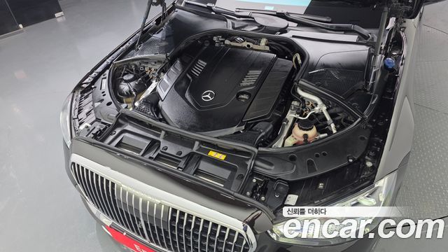 Mercedes-Benz S-Class 2023 — photo 6