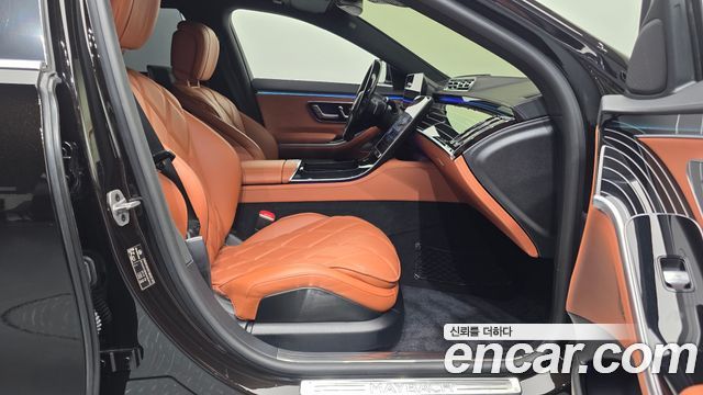 Mercedes-Benz S-Class 2023 — photo 17