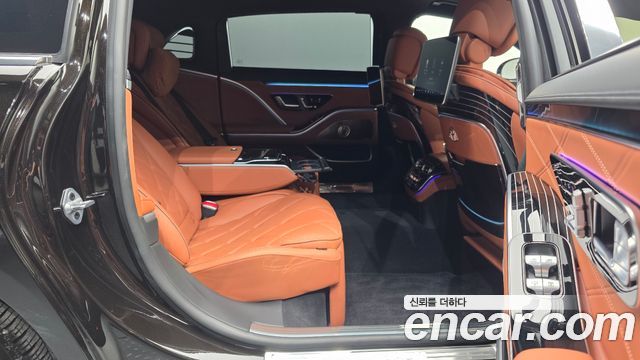 Mercedes-Benz S-Class 2023 — photo 18
