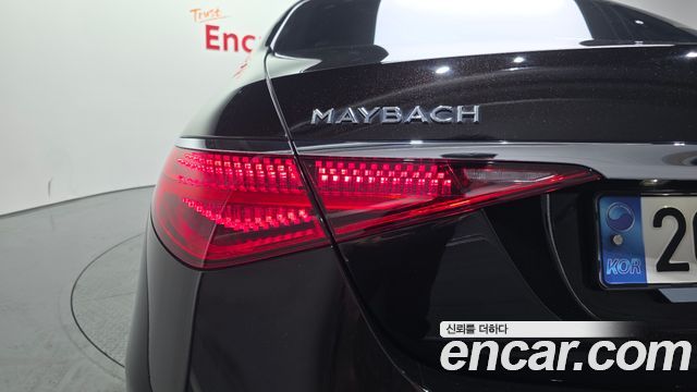 Mercedes-Benz S-Class 2023 — photo 9