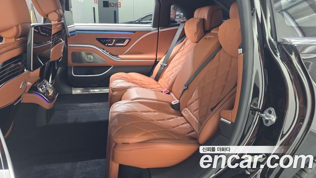 Mercedes-Benz S-Class 2023 — photo 16