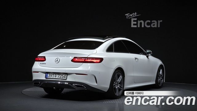 Mercedes-Benz E-Class 2019 — photo 2