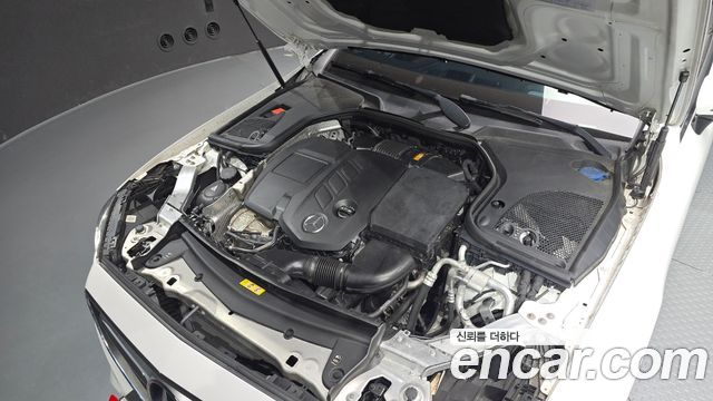 Mercedes-Benz E-Class 2019 — photo 6