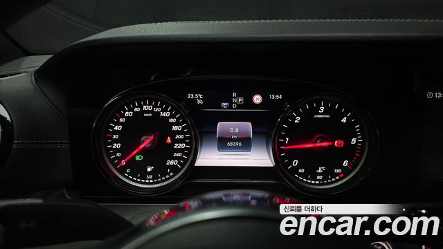 Mercedes-Benz E-Class 2019 — photo 11
