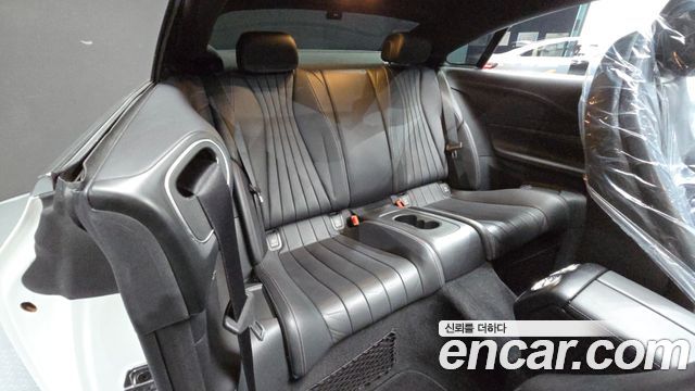 Mercedes-Benz E-Class 2019 — photo 17
