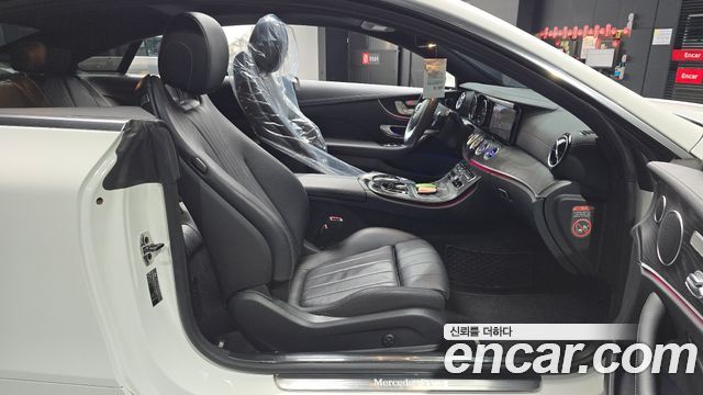Mercedes-Benz E-Class 2019 — photo 18