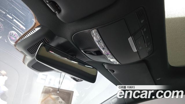 Mercedes-Benz E-Class 2019 — photo 24