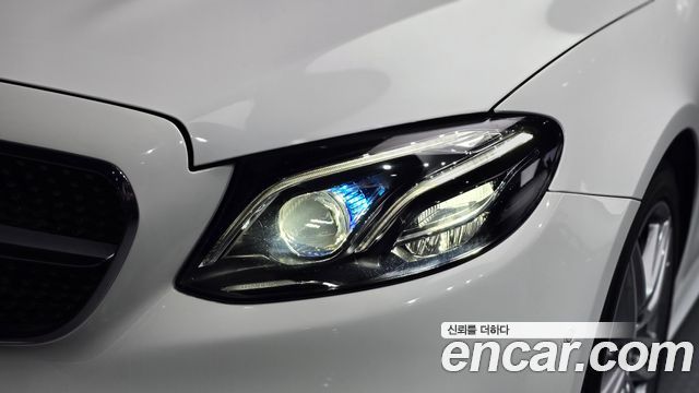 Mercedes-Benz E-Class 2019 — photo 8