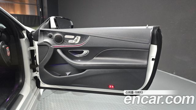 Mercedes-Benz E-Class 2019 — photo 15