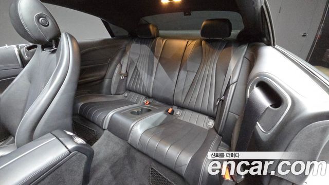 Mercedes-Benz E-Class 2019 — photo 16