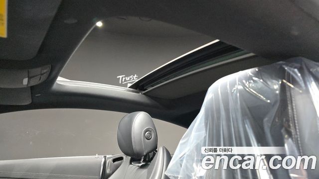 Mercedes-Benz E-Class 2019 — photo 32