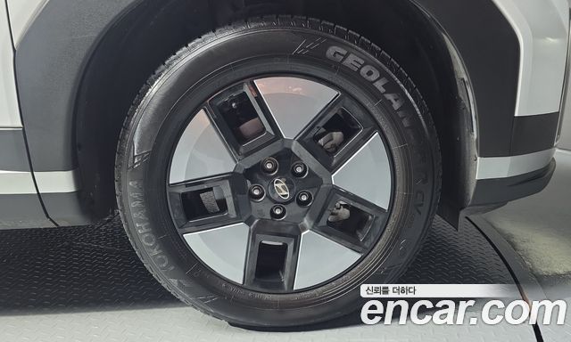 Hyundai Santafe 2025 — photo 7