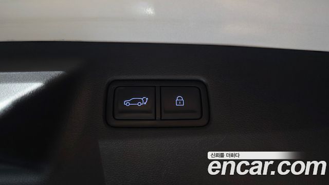 Hyundai Santafe 2025 — photo 32
