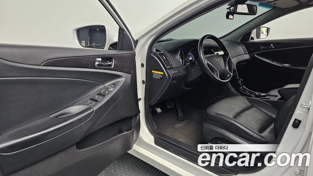 Hyundai Sonata 2013 — photo 13