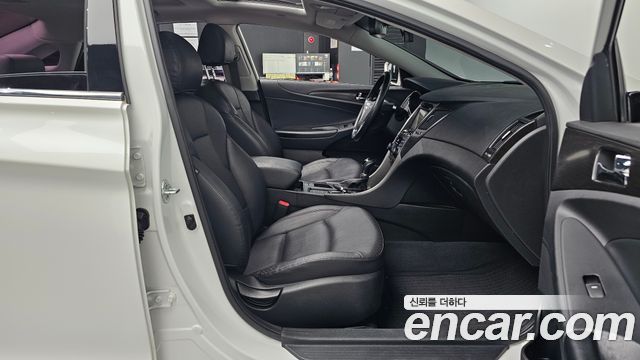 Hyundai Sonata 2013 — photo 16