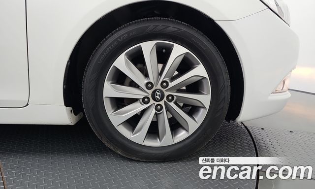Hyundai Sonata 2013 — photo 36