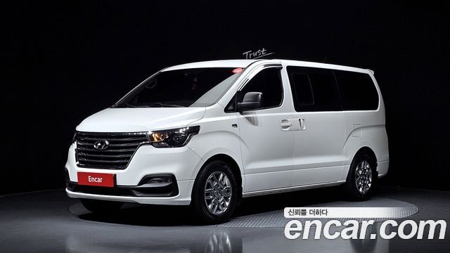 Hyundai Starex 2018 — photo 1
