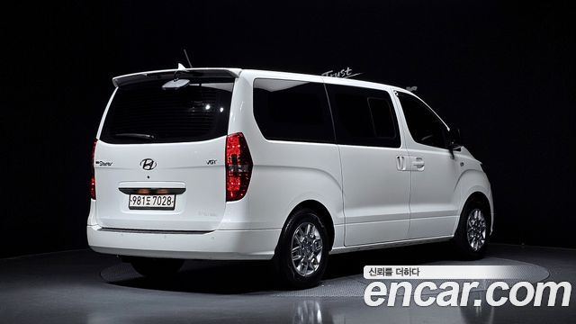 Hyundai Starex 2018 — photo 2