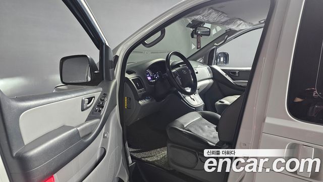 Hyundai Starex 2018 — photo 10