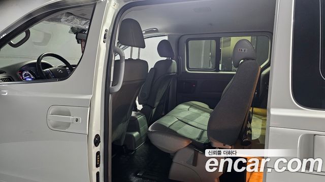 Hyundai Starex 2018 — photo 12