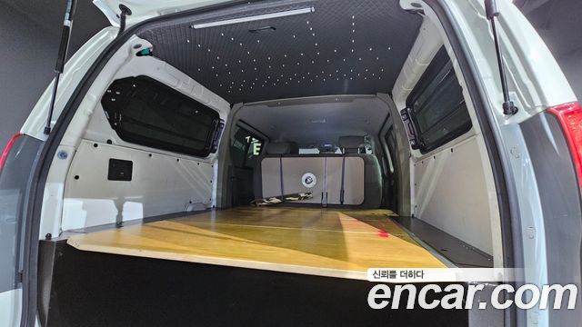 Hyundai Starex 2018 — photo 13