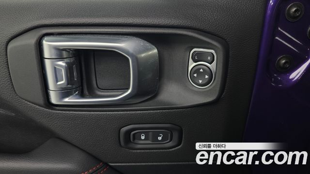 Jeep Wrangler 2023 — photo 23