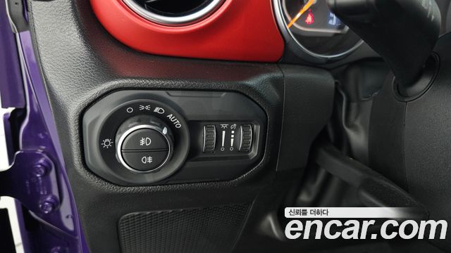 Jeep Wrangler 2023 — photo 25