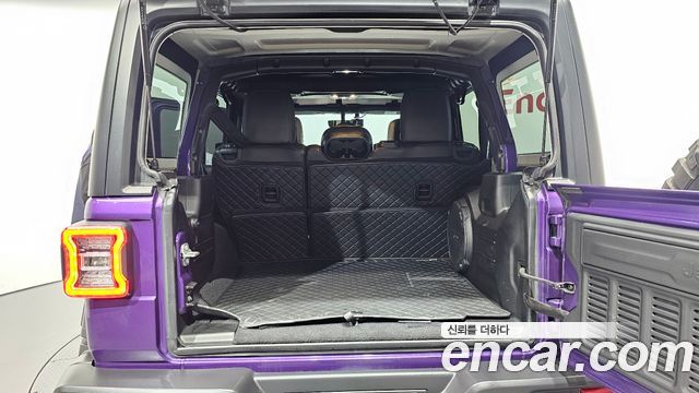 Jeep Wrangler 2023 — photo 26