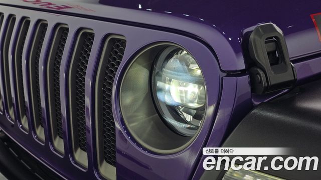 Jeep Wrangler 2023 — photo 8