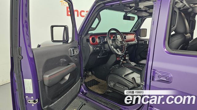 Jeep Wrangler 2023 — photo 16