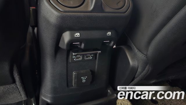 Jeep Wrangler 2023 — photo 29