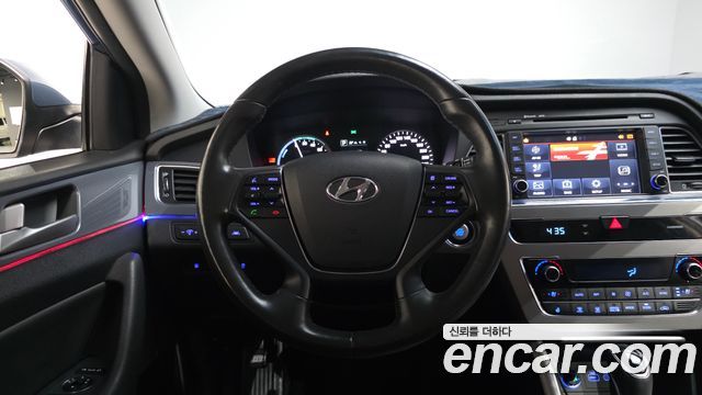 Hyundai Sonata 2016 — photo 19