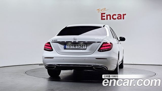 Mercedes-Benz E-Class 2018 — photo 4