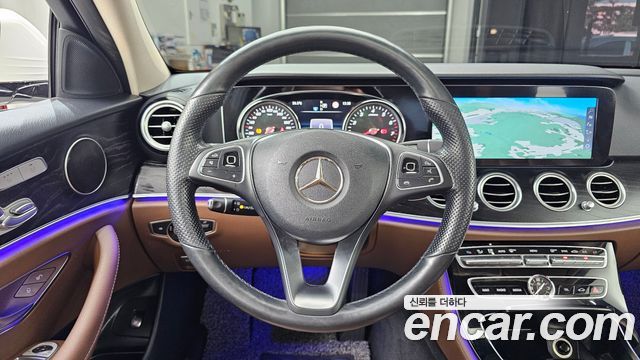 Mercedes-Benz E-Class 2018 — photo 19