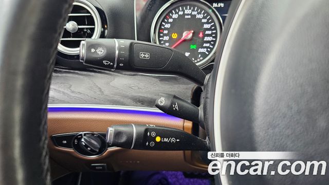 Mercedes-Benz E-Class 2018 — photo 24