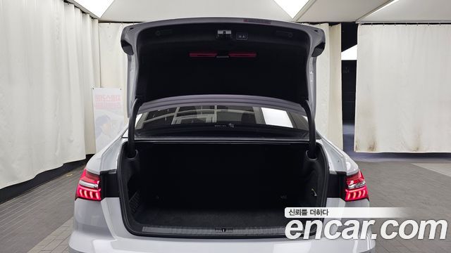 Audi A6 2020 — photo 26