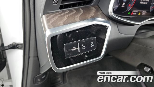 Audi A6 2020 — photo 28