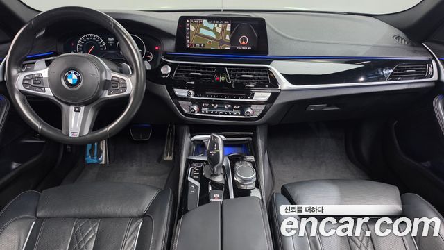 BMW 5-Series 2019 — photo 10