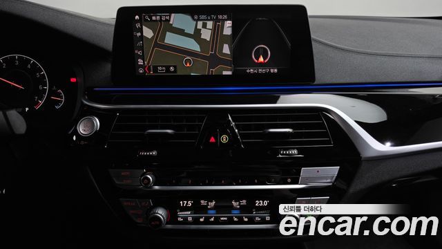 BMW 5-Series 2019 — photo 18