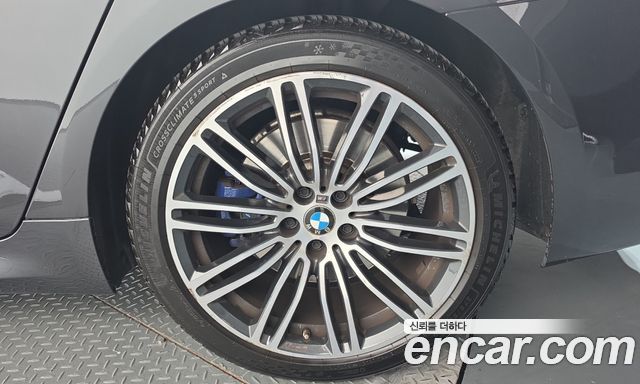 BMW 5-Series 2019 — photo 7