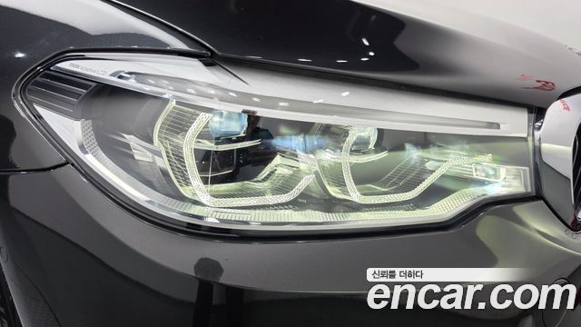 BMW 5-Series 2019 — photo 8