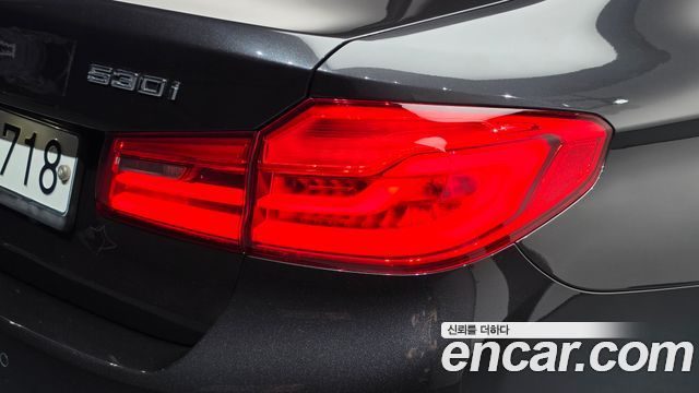 BMW 5-Series 2019 — photo 9