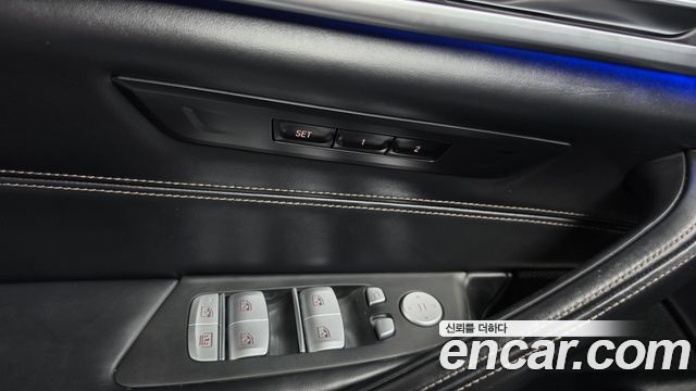 BMW 5-Series 2019 — photo 27