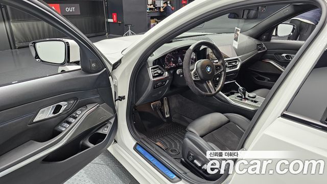 BMW 3-Series 2021 — photo 13