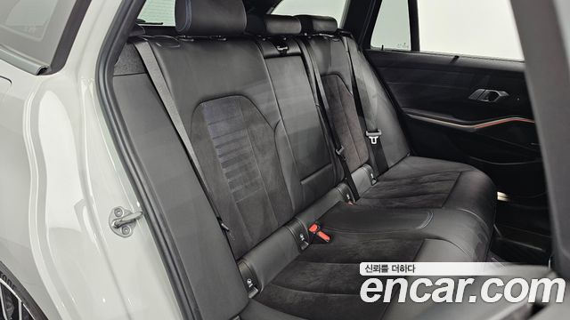 BMW 3-Series 2021 — photo 18